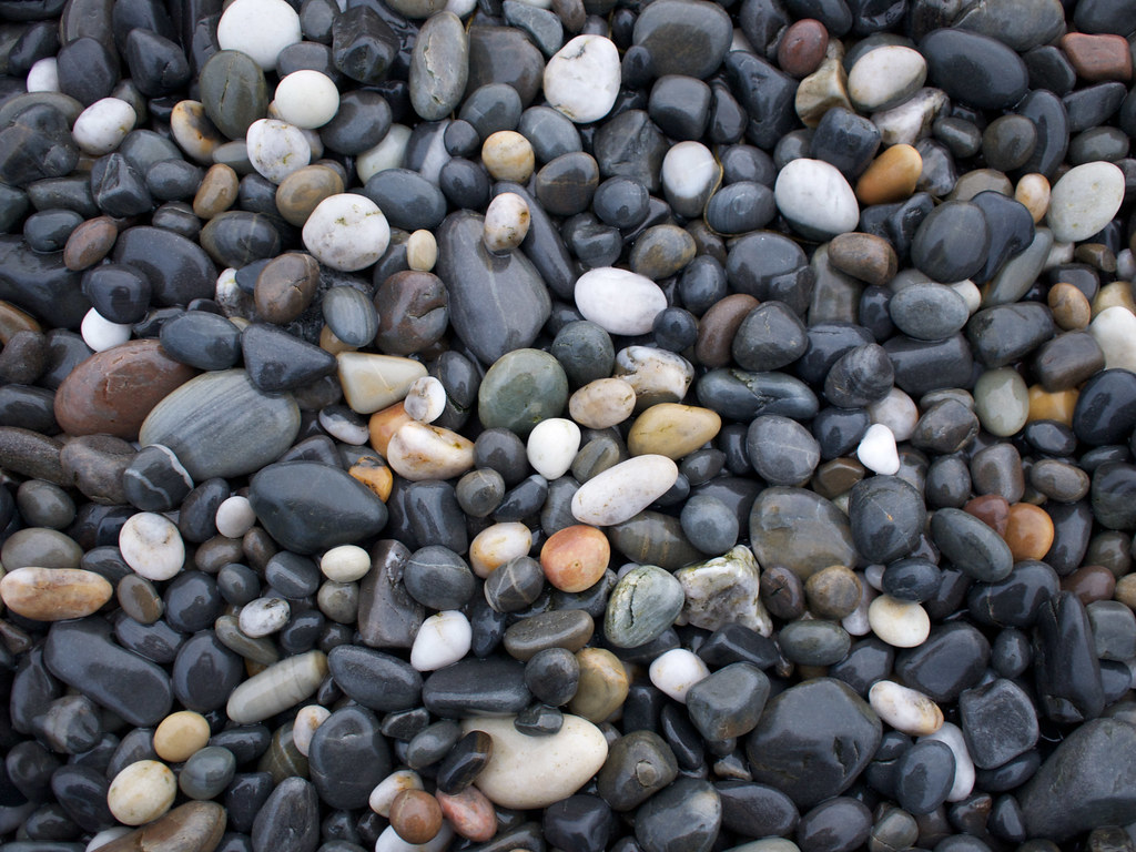 Pebble beach along Kınalıada